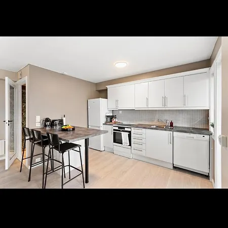 Bright And Spacious 2 Bedrooms Lejlighed