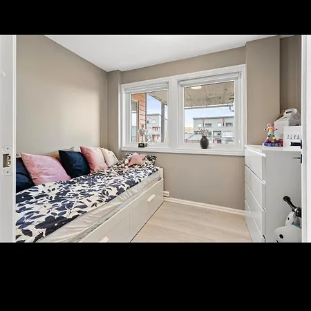 Bright And Spacious 2 Bedrooms Lejlighed *